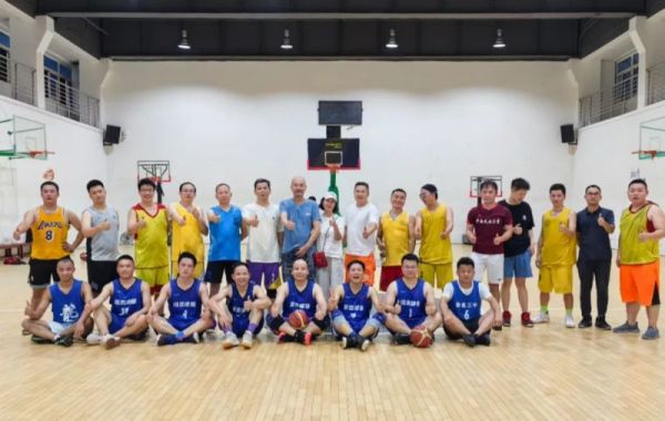 锐杰动态||迎“篮”而上，篮球友谊赛中的荣耀与团结