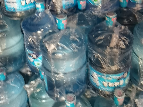 麻阳雪峰鸿泉专卖店