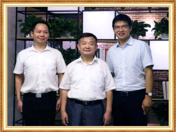 省人大副主任谢勇莅临君荣所指导工作