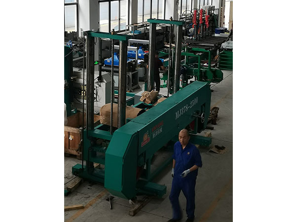 湖南长沙：巨型精密数控卧锯床落户，开启木材加工新时代