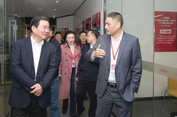 【会员新闻】湖南省人民政府副省长何报翔一行调研会长单位兴盛优选