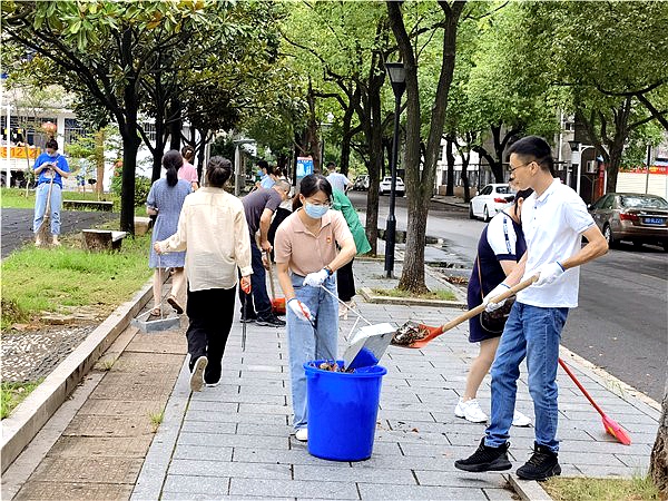 株洲国投教育投资有限公司开展“我是党员我带头”党日活动 (3