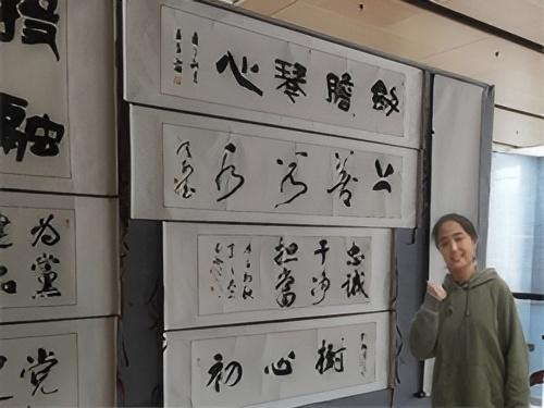国投教投支部开展书画作品赏析主题党日活动 (4)