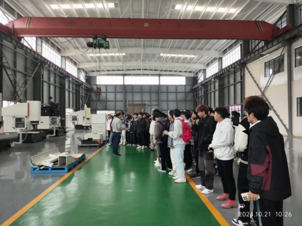 湖南坤鼎數(shù)控科技有限公司與湖南文理學(xué)院攜手開展認(rèn)識(shí)實(shí)習(xí)活動(dòng)?