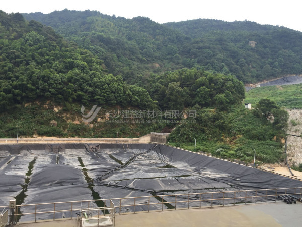 垃圾填埋场土工膜沼气收集解析