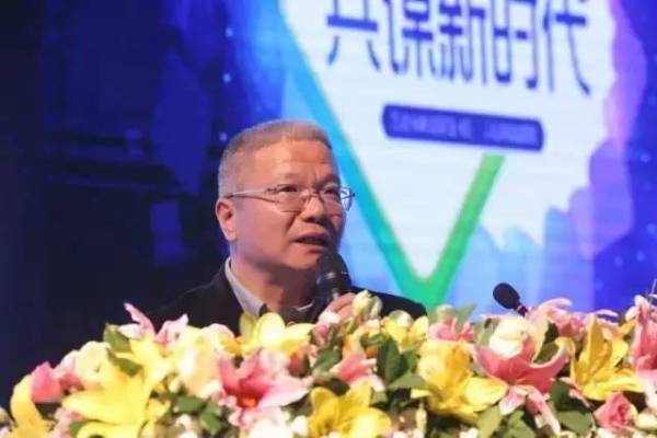 我们还在为填埋垃圾发愁，这国家竟要在全世界进口垃圾！