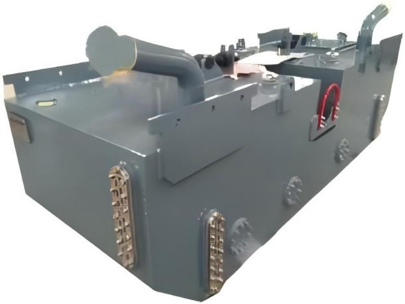 Engineering vehicle oil tank