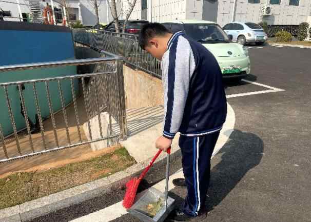 C:\Users\凌志\Documents\WeChat Files\RedDune\FileStorage\Temp\71853959baa946de8b09b1e1759f2bf.jpg