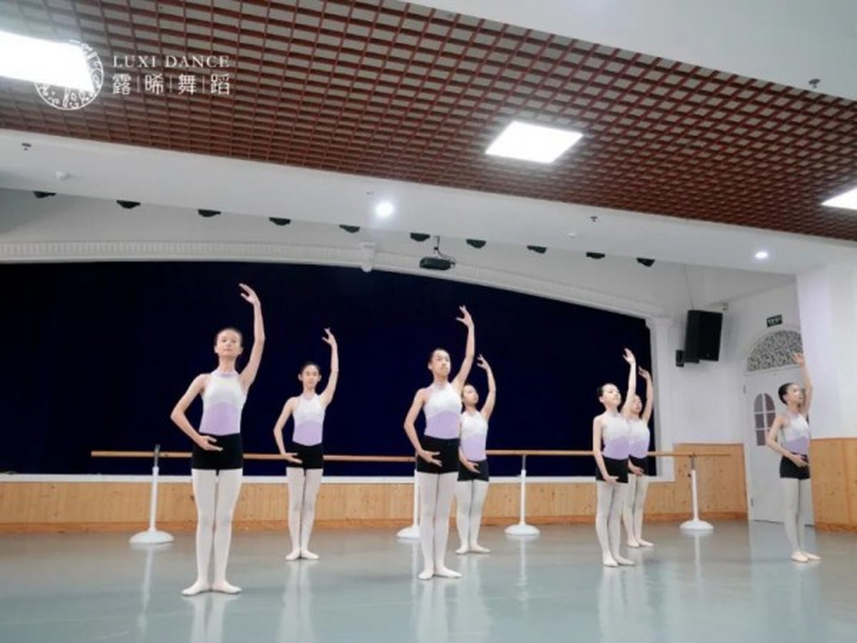 露晞舞蹈2024年芭蕾舞考級(jí)圓滿(mǎn)結(jié)束