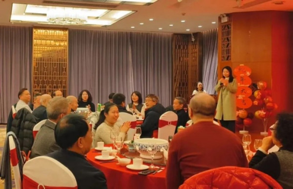 “阅读·梦飞翔”2025迎春晚会 ｜ 感恩同行，共绘未来