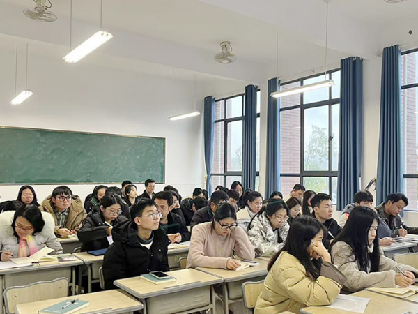 “立德树人，匠心筑梦”——郴州思科中等职业学校开展师德师风专题培训