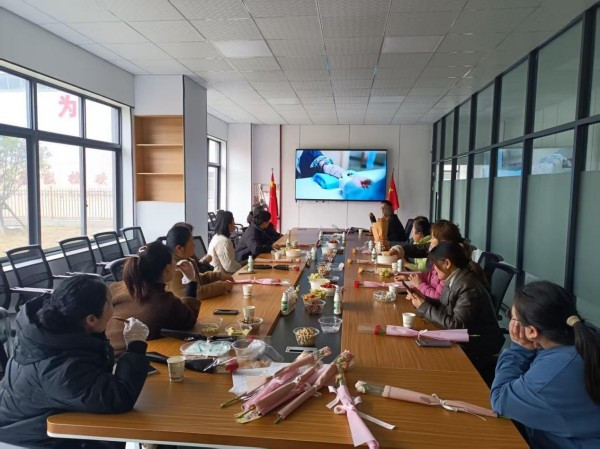 湖南坤鼎数控科技有限公司温情庆祝三八妇女节，彰显人文关怀 (