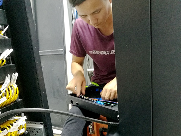 机柜光纤熔接