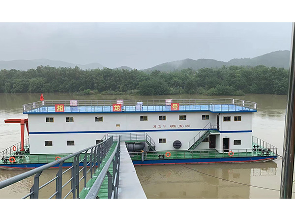 栈桥摇臂式取水浮坞泵站