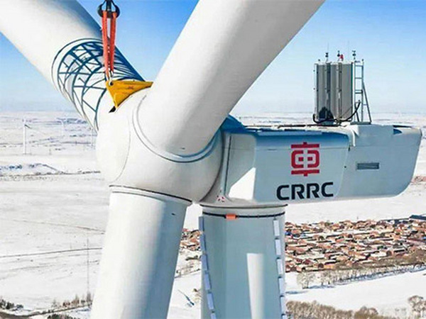 10MW直冷双馈风力发电机 助力中国中车10MW陆上风电机组成功吊装