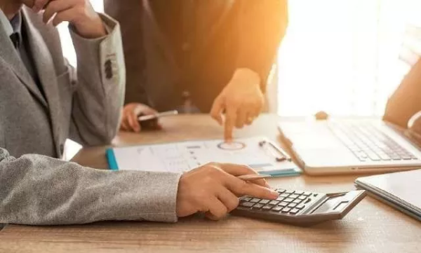 2025年最好就业的8个热门大学专业