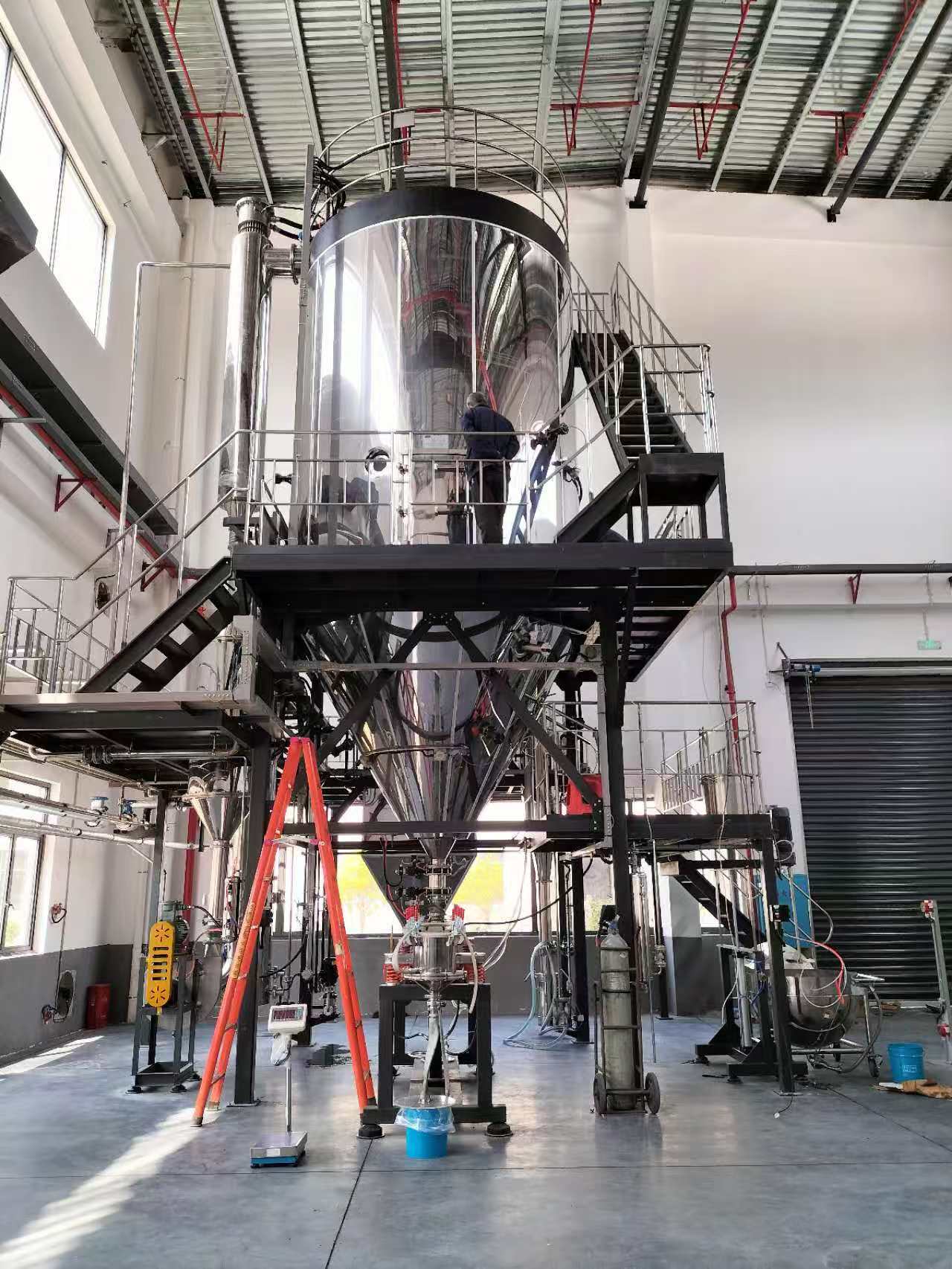 喷雾制粒