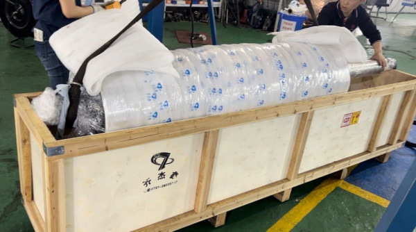 电磁感应加热辊发往浙江