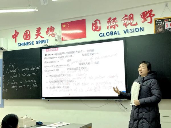 教育星河熠熠处，明灯周师引路人——记石外高中英语特级教师周奇志