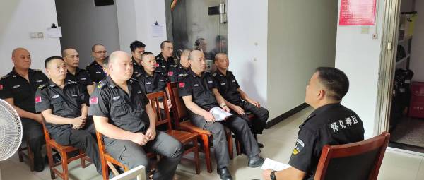 聞汛而動  筑牢安全“堤壩”