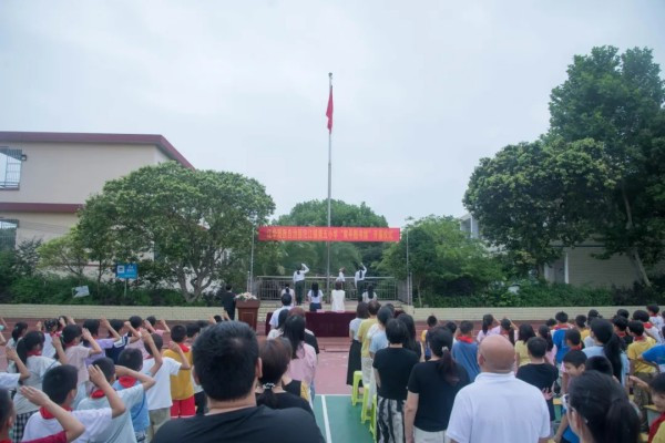 公益项目 ｜ 书香润瑶乡 梦想启新篇——江华瑶族自治县沱江镇第五小学“双平图书馆”开馆