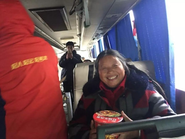 好相惠高速超市：严寒送温暖，帮困暖人心，情系广大司乘朋友!