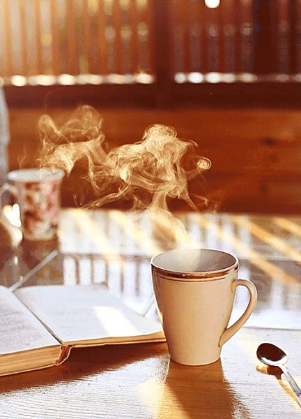 火爆朋友圈的奶茶店来啦！开业免费喝，进店还送代金券～