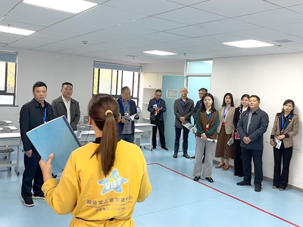 区人大各级领导参访