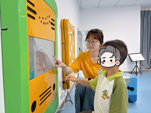 个训老师杜鑫绮 个训老师杜鑫绮