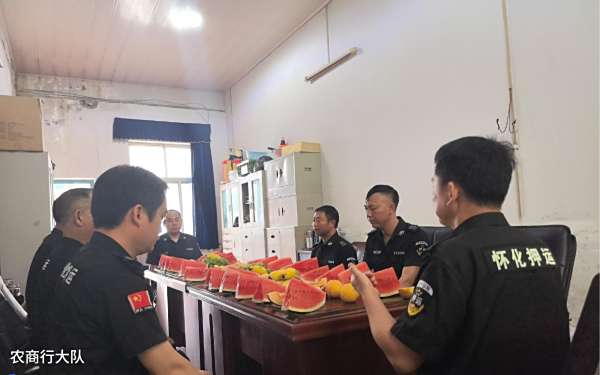 八一軍旗心中揚  押運征途志鏗鏘