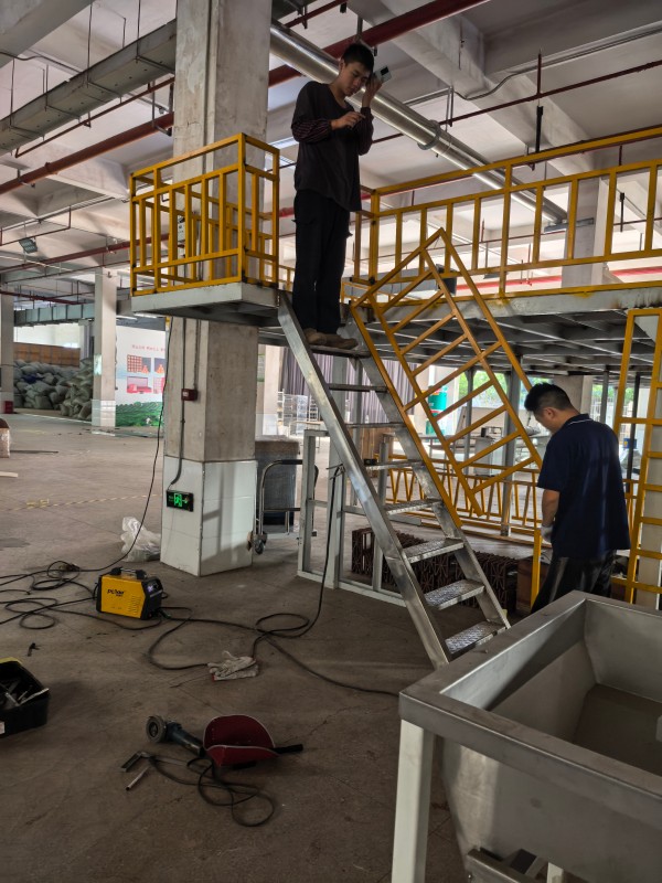 00c1bfdeb45e45e55d2c975b323ef0