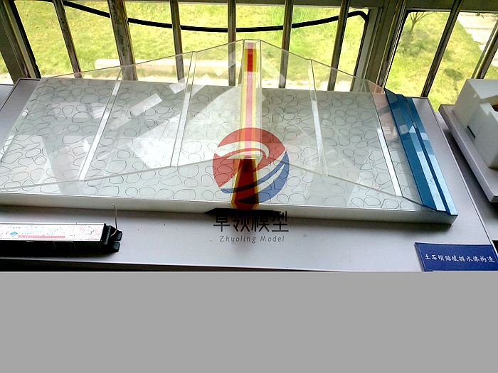 土石坝贴坡排水体构造模型