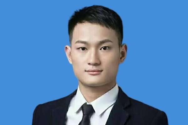李凡