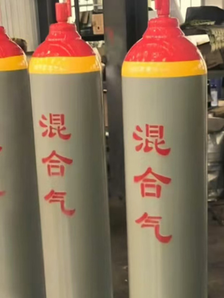 超越“惰性”：揭秘稀有气体在高端科技中的关键角色