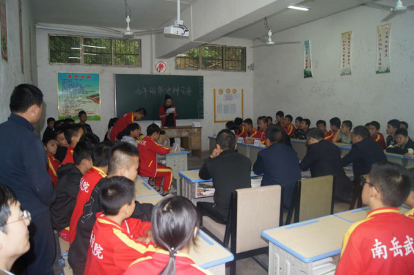 衡阳县南岳武术学校开展消防知识讲座与演练