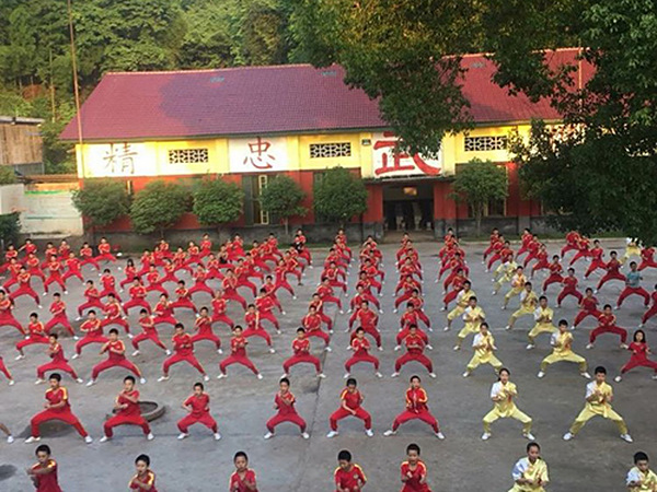我校召开“学习，感恩成就梦想”演讲会
