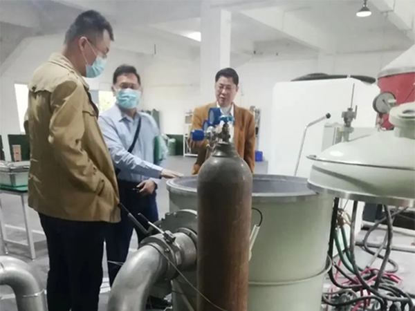 长沙某国际贸易公司来我司洽谈业务