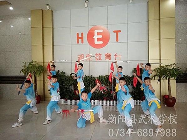 船山文武学校女学生可以留长发吗？