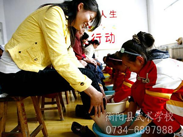 文武学校是怎么改变不听话的孩子的