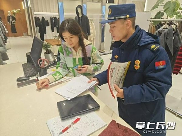 灭火器使用方法  灭火器使用年限