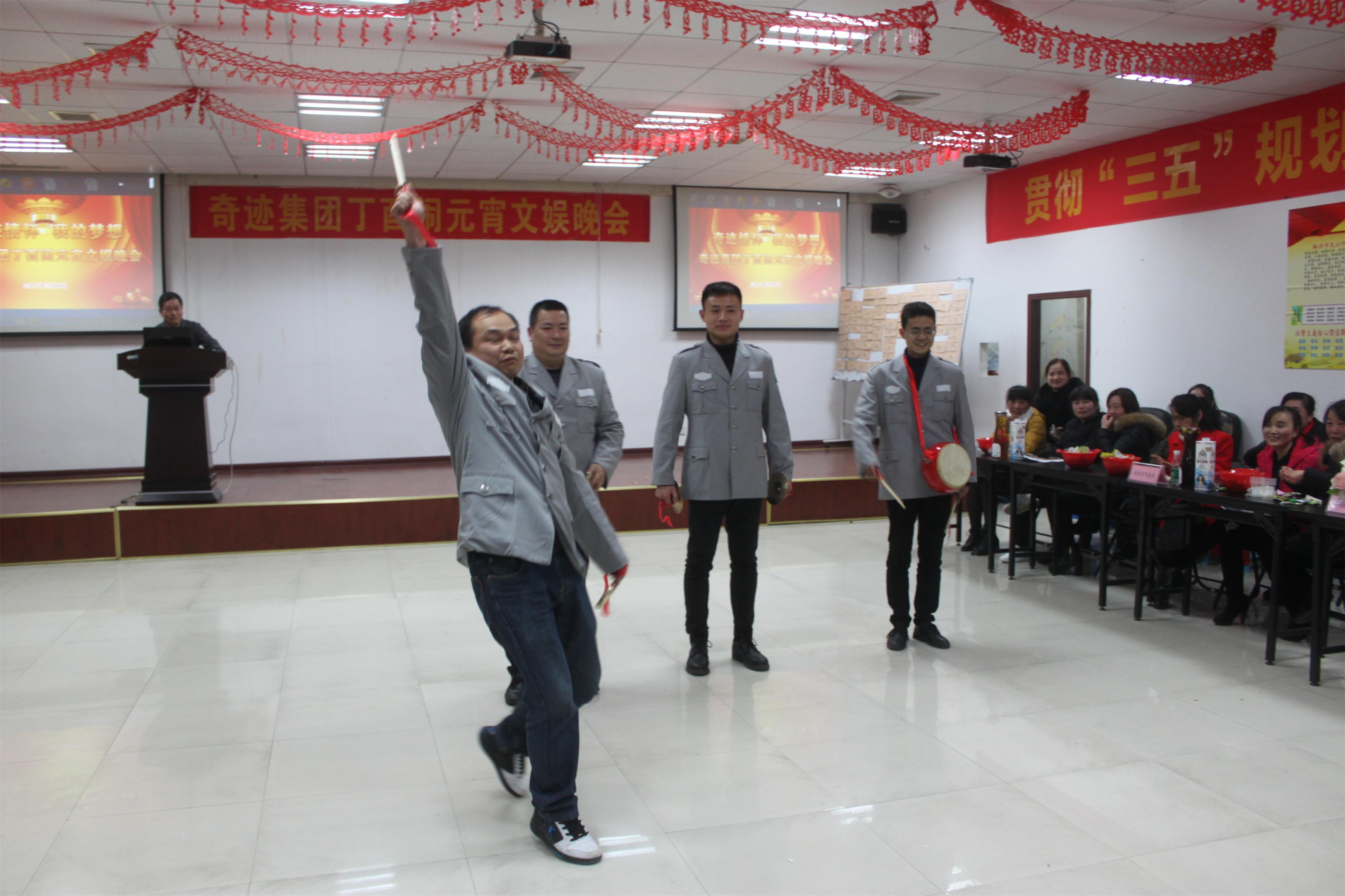 株洲市奇跡報(bào)廢汽車回收拆解有限責(zé)任公司,株洲報(bào)廢汽車回收,株洲農(nóng)機(jī)報(bào)廢回收,廢舊金屬回收 株洲市奇跡報(bào)廢汽車回收拆解有限責(zé)任公司,株洲報(bào)廢汽車回收,株洲農(nóng)機(jī)報(bào)廢回收,廢舊金屬回收