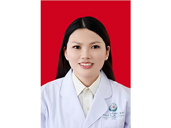 罗清婷    老年二科科主任   副主任医师