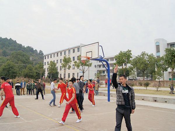 我校与樟木中学篮球友谊赛