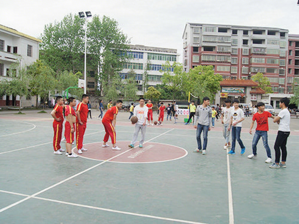 我校与集兵中学篮球友谊赛