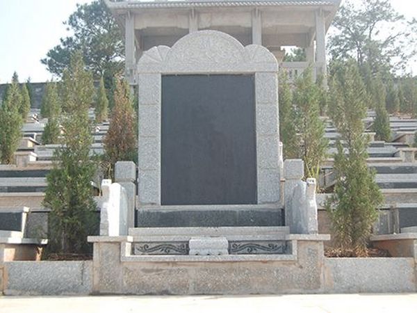 1952年毛泽东曾亲自去烈士陵园缅怀哪位抗日名将