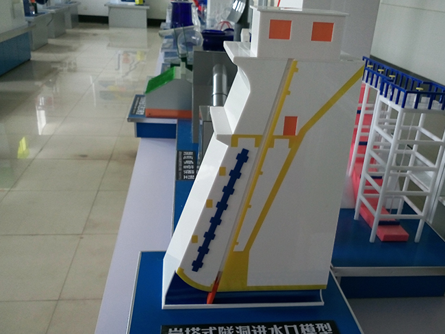 岸塔式隧洞进水口模型