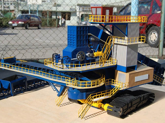 履带式破碎机模型