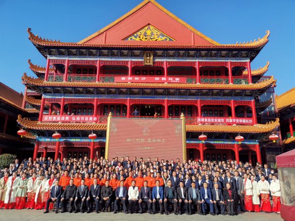 行业盛典，再获殊荣︱玉诚环境连续7年荣膺“湖南省环卫行业特别贡献奖”