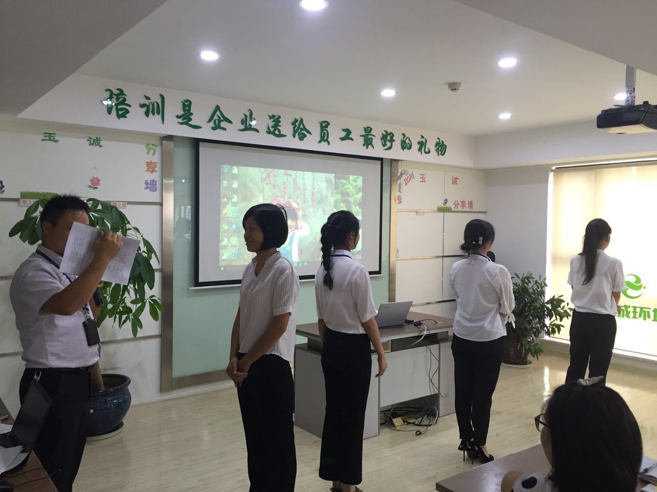 长沙清洁,长沙清洁服务,长沙专业清洁,长沙清洁公司,湖南专业清洁,长沙保洁公司,长沙专业保洁,长沙物业保洁