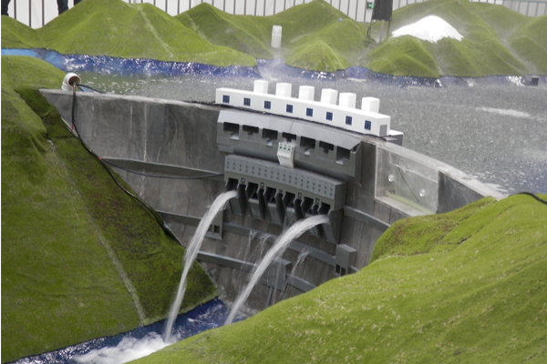 双曲拱坝枢纽模型